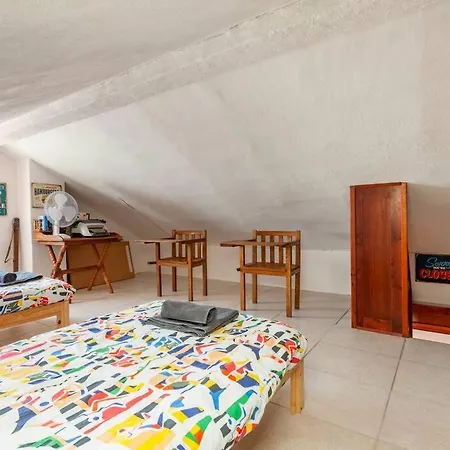 Ninestories Baleal Nyaraló