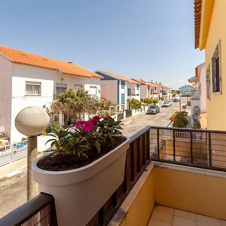 Ninestories Baleal 度假居 *