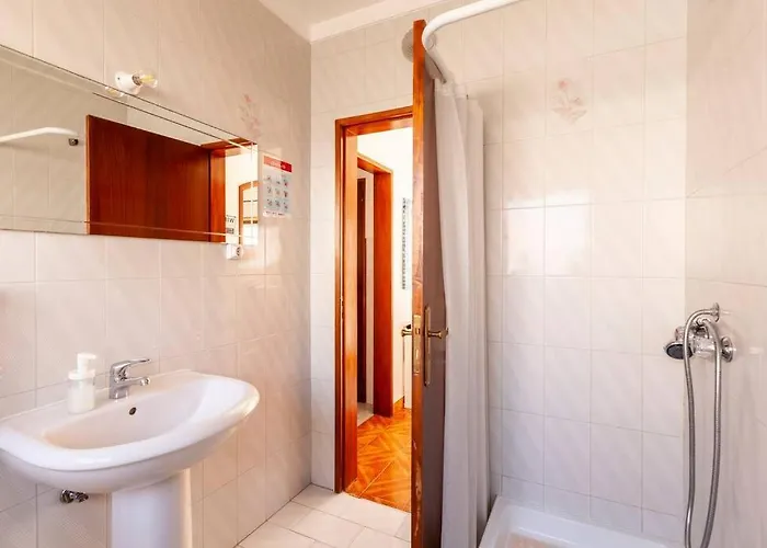 Ninestories Baleal Nyaraló